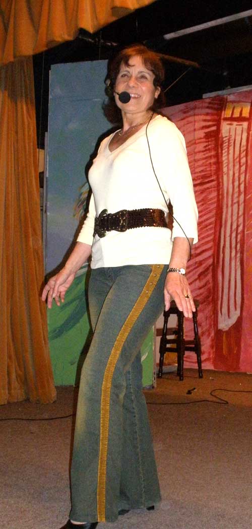 Lavinia - Line Dancing Instructor